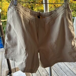 Men’s Lululemon XL linen stretch shorts!